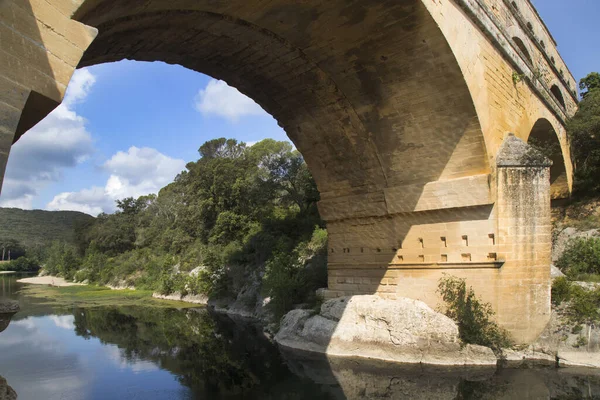 古代ローマのポン ガーデン水道橋の詳細 フランス南部のニムズに近いすべての古代ローマの橋の最高 — ストック写真