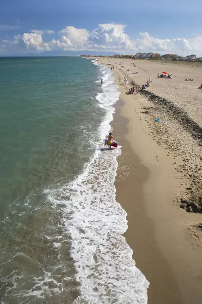 Люди Посещают Прекрасный Летний Песчаный Пляж Франции Стоковое Фото