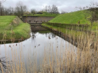 Vechten 'deki su dolu kale binaları ve hendekler
