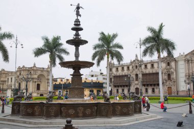 Lima şehrinin çeşmesiyle Ana Meydan manzarası, Peru