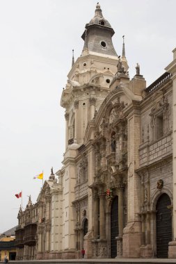 Lima, Peru - 25 Aralık 2023: Lima Tarihi Merkezi, Peru 'daki Bazilika Büyükşehir Katedrali.