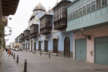 Lima, Peru - 25 Aralık 2023: Tarihi şehir merkezinde bulunan Casa de Osambela.