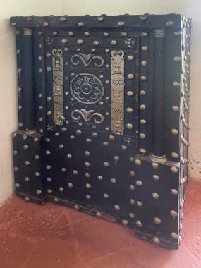 Callao, Peru 'da bir müzedeki antika dolap..