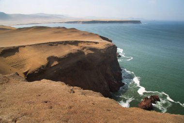 Fas 'taki dağların deniz manzarası çok güzel.