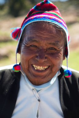 Dağlardaki Perulu kadın. peru. Güney Amerika.