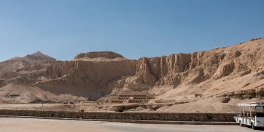 Eski Mısır 'ın mimarisi, Luxor. Firavunların, hiyerogliflerin hüküm sürdüğü yerler