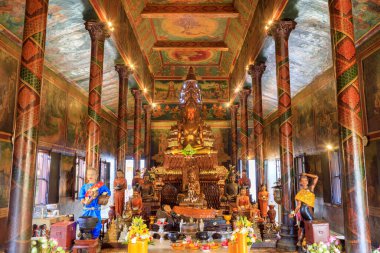 Phnom Penh, Kamboçya - 30 Kasım 2022 Wat Phnom veya Wat Phnom Donpeen, Phnom Penh 'de yer alan bir Budist tapınağıdır. Kamboçya. Ayrıca Phnom Penh 'in merkezi olarak kabul edilir. .