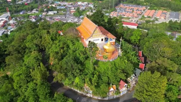 Een Drone Luchtfoto Van Wat Koh Siray Een Theravada Boeddhistische — Stockvideo