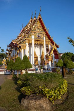 Tayland, Phuket 'teki Tayland Budist tapınağı Wat Chalong' un insansız hava aracı görüntüsü..
