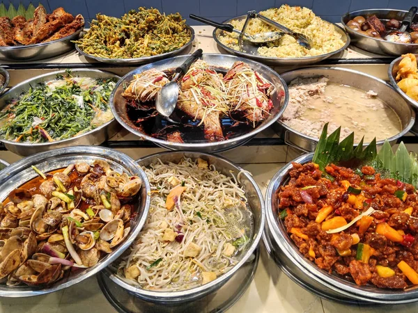 Chinese food at a retaurant buffet in Singapore.