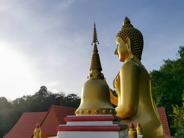 Egy Ülő Buddha Wat Khao Rang Samakkhitham Egy Thai Buddhista — Stock Fotó