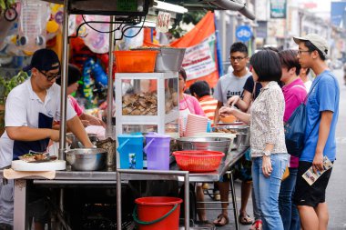 Georgetown Penang Malezya 22 Temmuz 2014 Georgetown Penang 'ın kalbinde popüler bir yenge Kimberly Caddesi' nde yer almaktadır ve Penang 'ın en iyi ördek çorbası olduğu düşünülür.