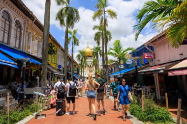Singapur - 24 Şubat 2023: Sultan Camisi veya Mescid Sultan Singapur 'da bir camidir. Sultan Hüseyin Şah 'ın adını almıştır. 1975 yılında, ulusal bir anıt olarak belirlendi.