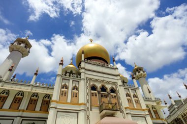 Sultan Camii ya da Mescid Sultan, Singapur 'da bir camidir. Sultan Hüseyin Şah 'ın adını almıştır. 1975 yılında, ulusal bir anıt olarak belirlendi.