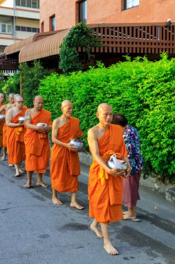 Lampang, Tayland - 2 Aralık 2023: Tayland Theravada Budist rahipleri Nakhon Lampang, Tayland.