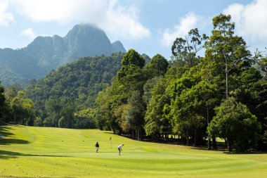 Langkawi, Malezya - 4 Şubat 2024: Malezya 'nın Langkawi Adası' ndaki The Els Club Teluk Datai 'de bir çadır manzarası. Kursu Ernie Els tasarladı..