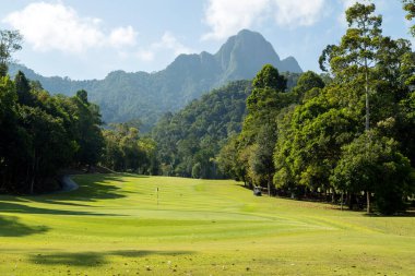 Langkawi, Malezya - 4 Şubat 2024: Malezya 'nın Langkawi Adası' ndaki The Els Club Teluk Datai 'de bir çadır manzarası. Kursu Ernie Els tasarladı..
