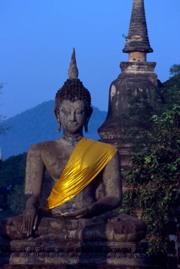 Wat Mahathat ya da Mahathat Tapınağı Tayland 'ın Sukhothai şehrinde yer alan Sukhothai Tarihi Parkı' ndaki en önemli ve etkileyici tapınaktır..