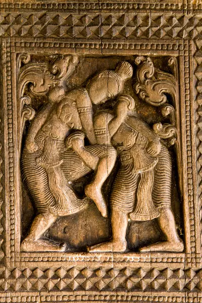 Embekke Devalaya bir mimari ahşap oymacılığı. Geçmişi Gampola Dönemi 'ne kadar uzanır ve Kandy Bölgesi' nde bulunur. Sri Lanka. Kataragama Tanrısı 'na ithaf edilmiştir..