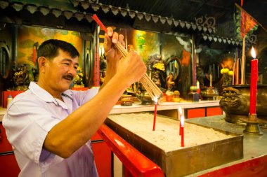 Georgetown, Penang, Malezya - 4 Şubat 2017: Hokkien Yeni Yıl veya Hokkien 'de Thnee Kong Seh olarak da bilinen Yeşim İmparatoru' nun doğum gününü kutlamak Çin Yeni Yılı 'nın dokuzuncu gününe denk gelir.. 