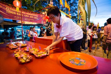 Georgetown, Penang, Malezya - 4 Şubat 2017: Hokkien Yeni Yıl veya Hokkien 'de Thnee Kong Seh olarak da bilinen Yeşim İmparatoru' nun doğum gününü kutlamak Çin Yeni Yılı 'nın dokuzuncu gününe denk gelir.. 