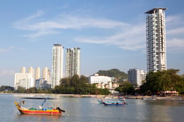 Tanjung Bungah bölgesi, Malezya 'nın Penang Adası' ndaki Georgetown 'dan kısa bir mesafede yer almaktadır..