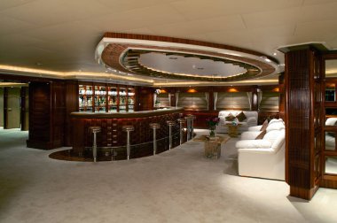 Singapur - 21 Aralık 2004: My Asean Lady 'nin iç mekanı Raffles Yachts Yantai tarafından tasarlanmış ve Ian Mitchell tarafından tasarlanmış 289 feet' lik lüks bir yat. Yat bir proa üzerine tasarlandı..