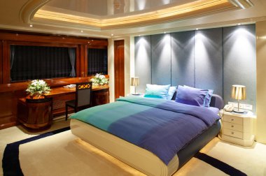 Singapur - 22 Aralık 2004: My Asean Lady 'nin iç manzarası Raffles Yachts Yantai tarafından üretilen ve Ian Mitchell tarafından tasarlanan 289 feet' lik lüks bir yat. Yat bir proa üzerine tasarlandı..