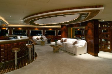 Singapur - 21 Aralık 2004: My Asean Lady 'nin iç mekanı Raffles Yachts Yantai tarafından tasarlanmış ve Ian Mitchell tarafından tasarlanmış 289 feet' lik lüks bir yat. Yat bir proa üzerine tasarlandı..