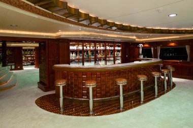 Singapur - 21 Aralık 2004: My Asean Lady 'nin iç mekanı Raffles Yachts Yantai tarafından tasarlanmış ve Ian Mitchell tarafından tasarlanmış 289 feet' lik lüks bir yat. Yat bir proa üzerine tasarlandı..