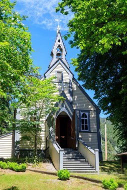 Yale Tarihi Sitesi 'ndeki eski bir kilisenin dış görünüşü. Küçük bir kasaba olan Yale, British Columbia, Kanada' daki Fraser Kanyonu 'nda..