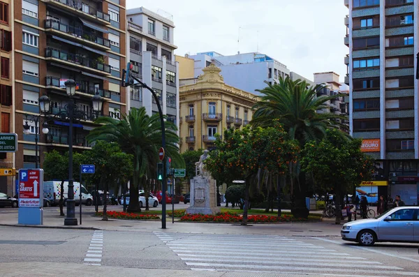 Walencja Hiszpania Grudnia 2015 Malowniczy Widok Centrum Walencji Ulica Budynkami — Zdjęcie stockowe