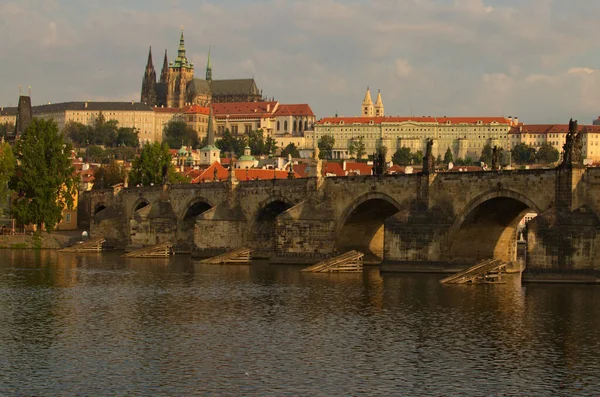 Klasyczny Widok Średniowieczną Pragę Panorama Starożytnego Zamku Praskiego Katedry Wita — Zdjęcie stockowe