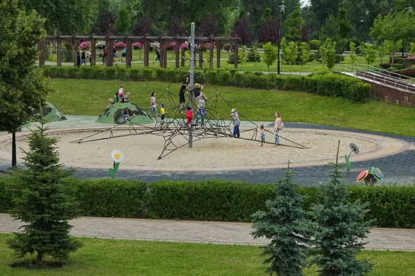 Kiew Ukraine Juli 2023 Weitwinkelblick Auf Den Modernen Kinderspielplatz Mit — Stockfoto