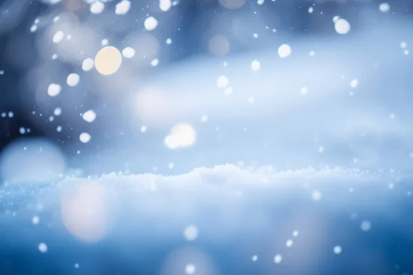 Téli Elvont Elmosódott Természetes Háttér Csökkenő Hópelyhek Kék Háttér — Stock Fotó