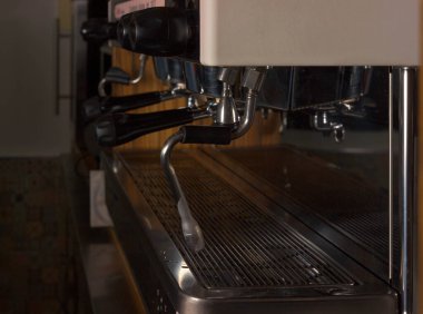 Kahve makinesi yakın çekim.