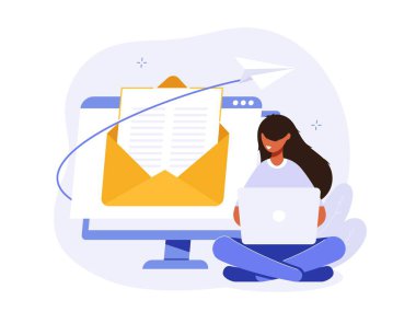 E- posta pazarlama illüstrasyon konsepti. Bilgisayarlı kız yeni bir e-posta aldı. Üzerinde belge olan bir zarfın simgesi. E-posta ya da spam. Yaratıcı düz vektör