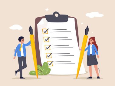 Planı gözden geçir. İş tamamlama, iş stratejisi veya sorumluluk ve başarı için yapılacaklar listesi, tüm görevleri tamamladıktan sonra kalemle ayakta duran kendine güvenen işadamı