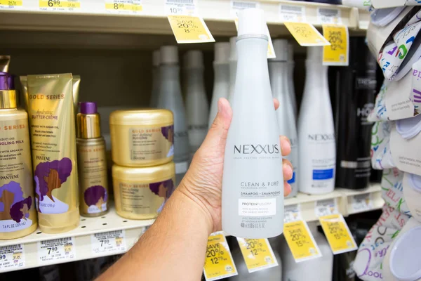 캘리포니아주 로스앤젤레스 2022 Nexxus 식품점에 전시됨 — 스톡 사진