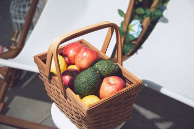 Meyve sepeti manzarası.