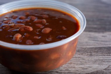 Kuru fasulye konteynırının yakın plan görüntüsü..