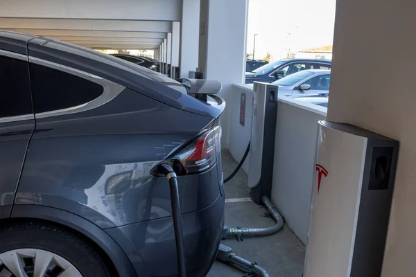Los Angeles Kalifornien Usa 2019 Ein Blick Auf Eine Tesla — Stockfoto
