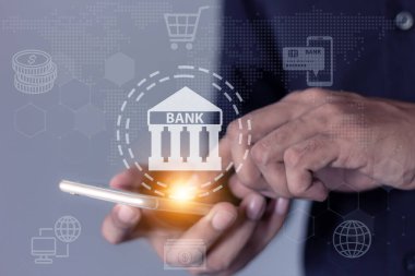 Çevrimiçi bankacılık ve internet tasarruf bankaları, çevrimiçi tasarruflar, İnternet finans işlemleri, interneti kullanarak online bankalarla finansal işlemler yürüten yatırımcılar