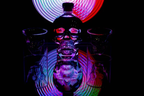 Vodka Cabeza Cristal Sobre Fondo Negro Con Lightpainting Led — Foto de Stock