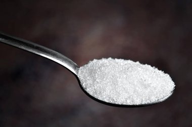 bir kaşık dolusu şeker