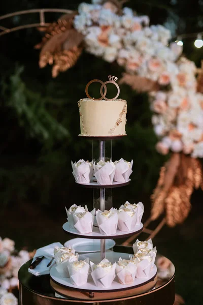 Свадебный Торт Свадьбе Молодоженов — стоковое фото