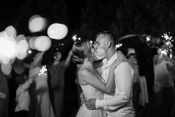 Newlyweds Wedding Corridor Sparklers —  Fotos de Stock