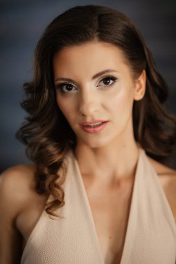 morning of the bride with the creation of the image of makeup and the creation of hairstyles