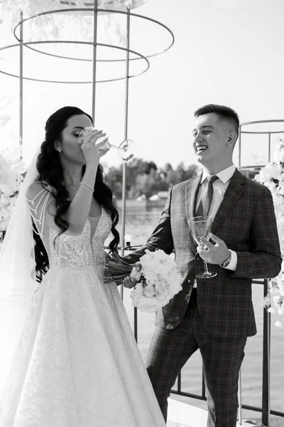 Wedding Ceremony Newlyweds Pier Restaurant — Stockfoto