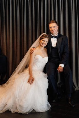 Gelin ve damadın otelde ilk buluşması.